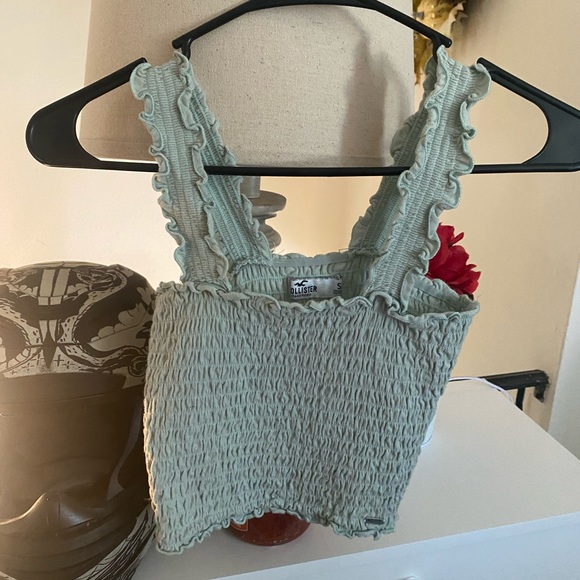 Hollister top - Picture 1 of 3